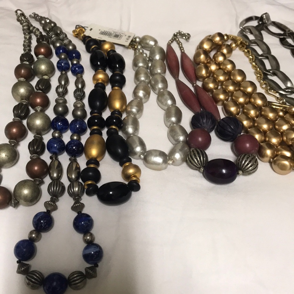 17 necklaces - Picture 2 of 3